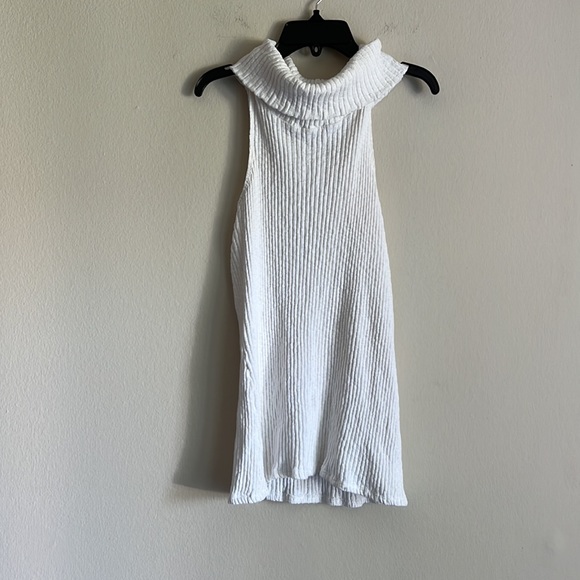 Parker Turtleneck Tank | White - Picture 7 of 9